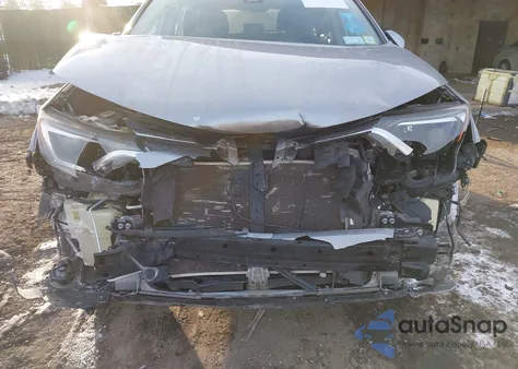 2018 Toyota Rav4 Xle z USA, uszkodzony, nr VIN JTMRFREV6JD240484